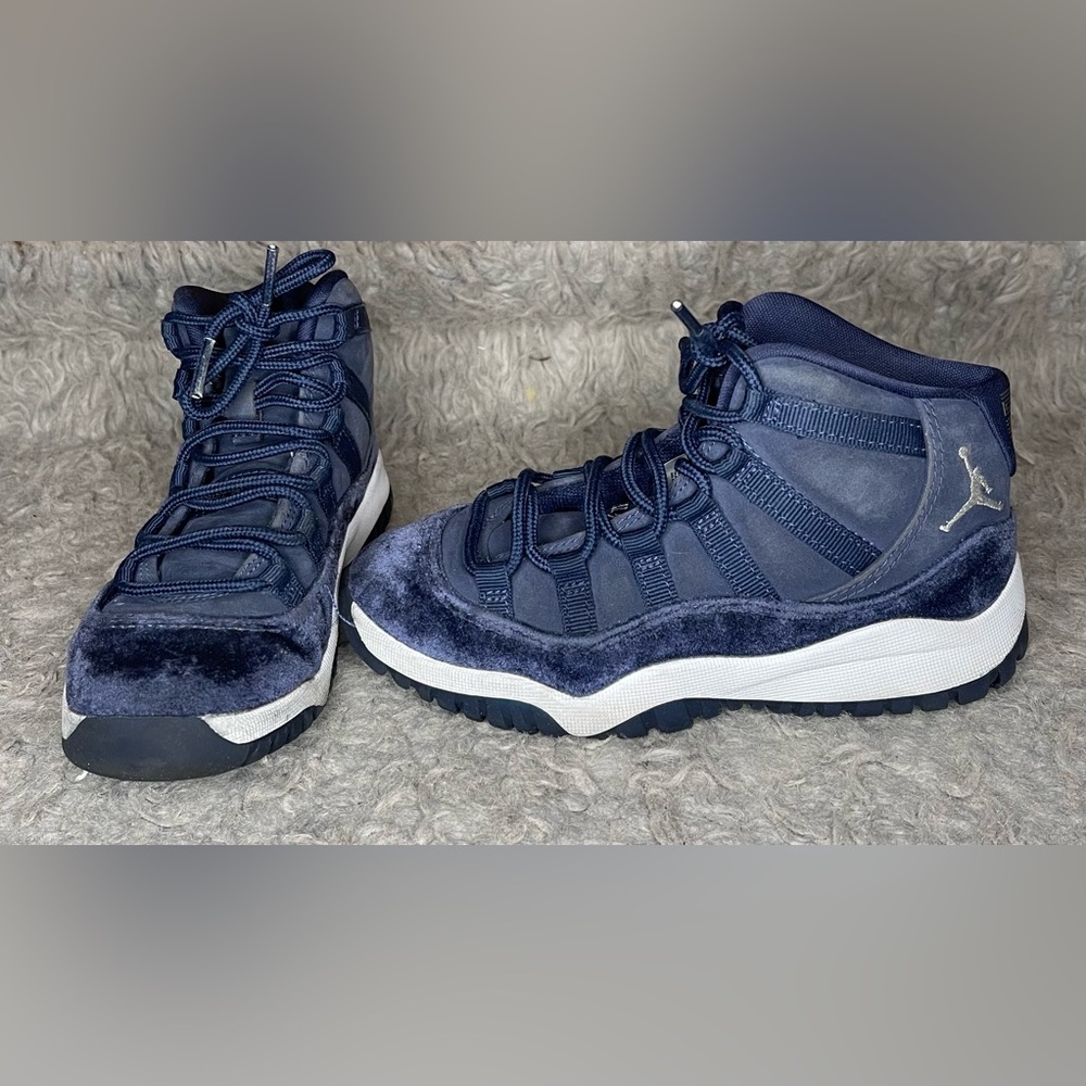 Girl’s Jordan Blue Sneakers with Suede Accents